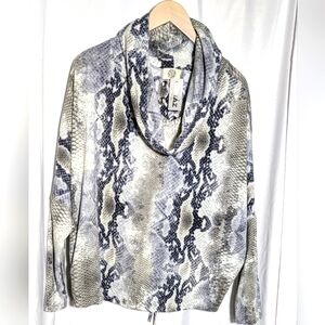 NWT ENAZ Cowlneck Snakeskin Pattern Knit Top Lace-up Back Detail Size M‎